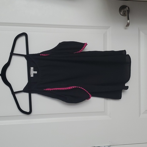 Black and pink cold shoulder top - Picture 2 of 3